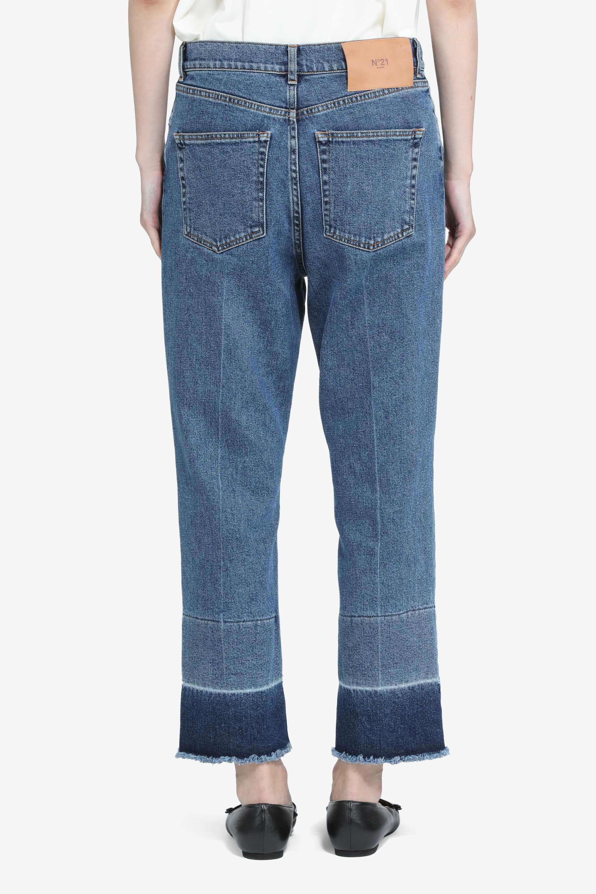 Jeans with raw contrast border