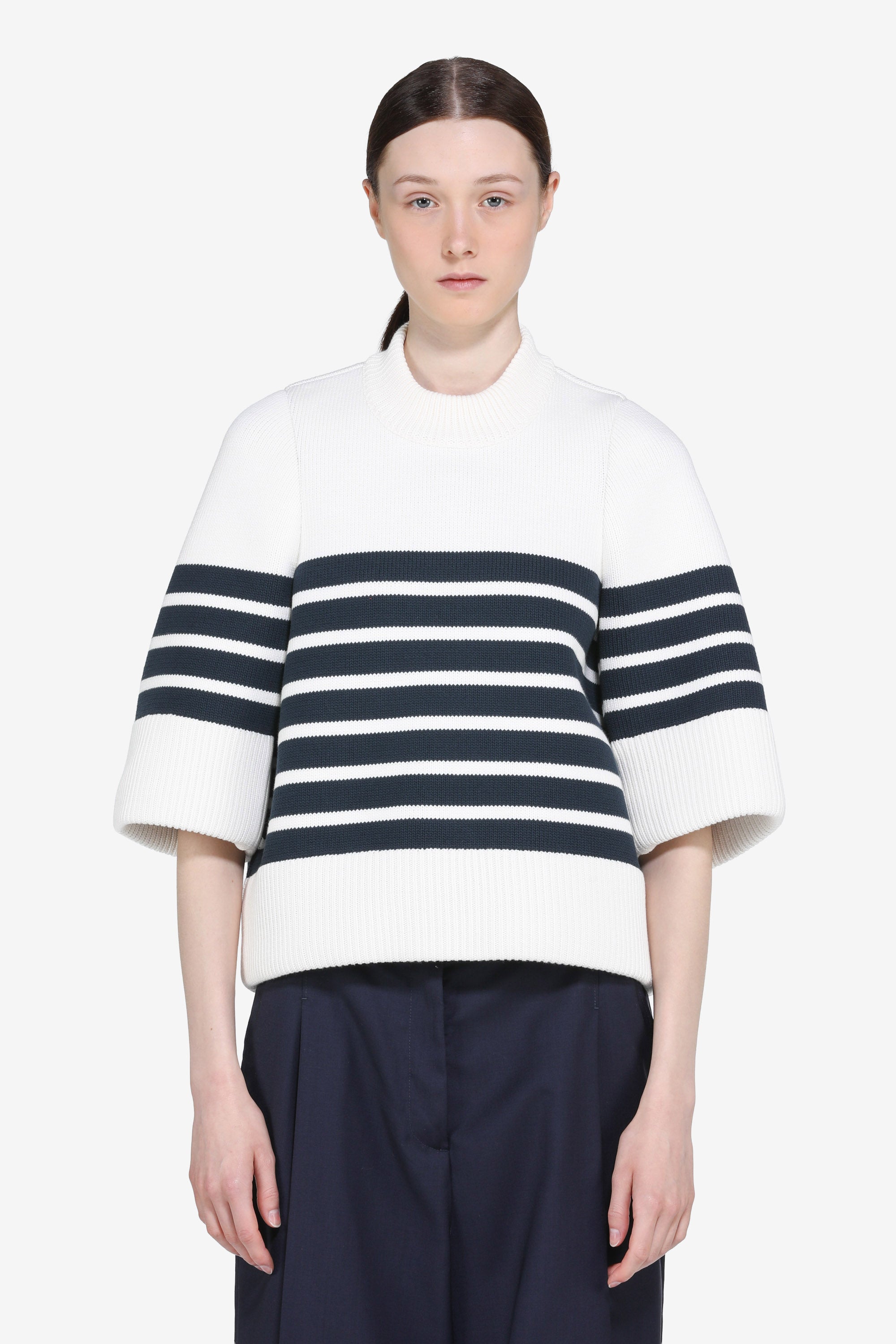 Three-quarter sleeve shirt