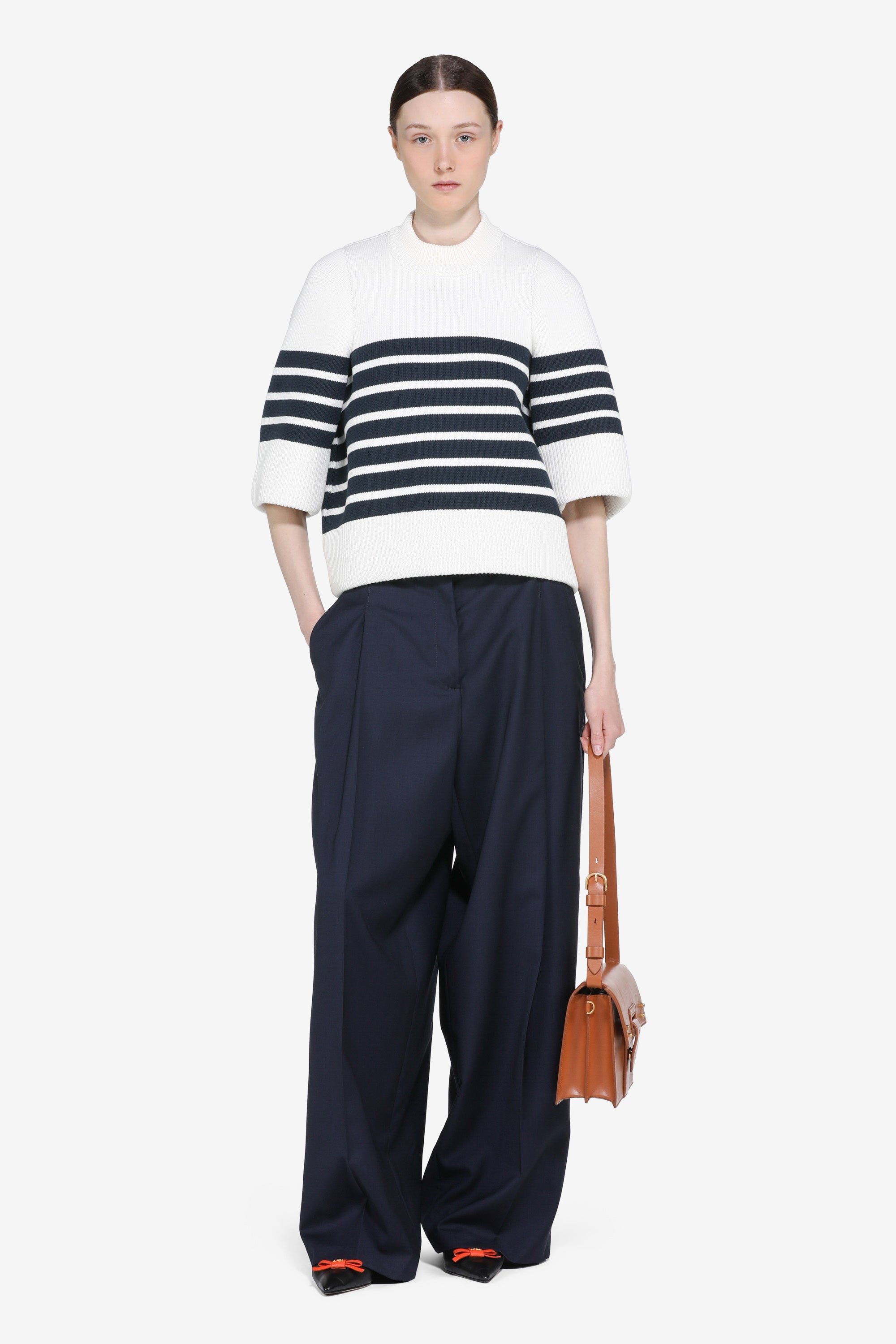 Three-quarter sleeve shirt