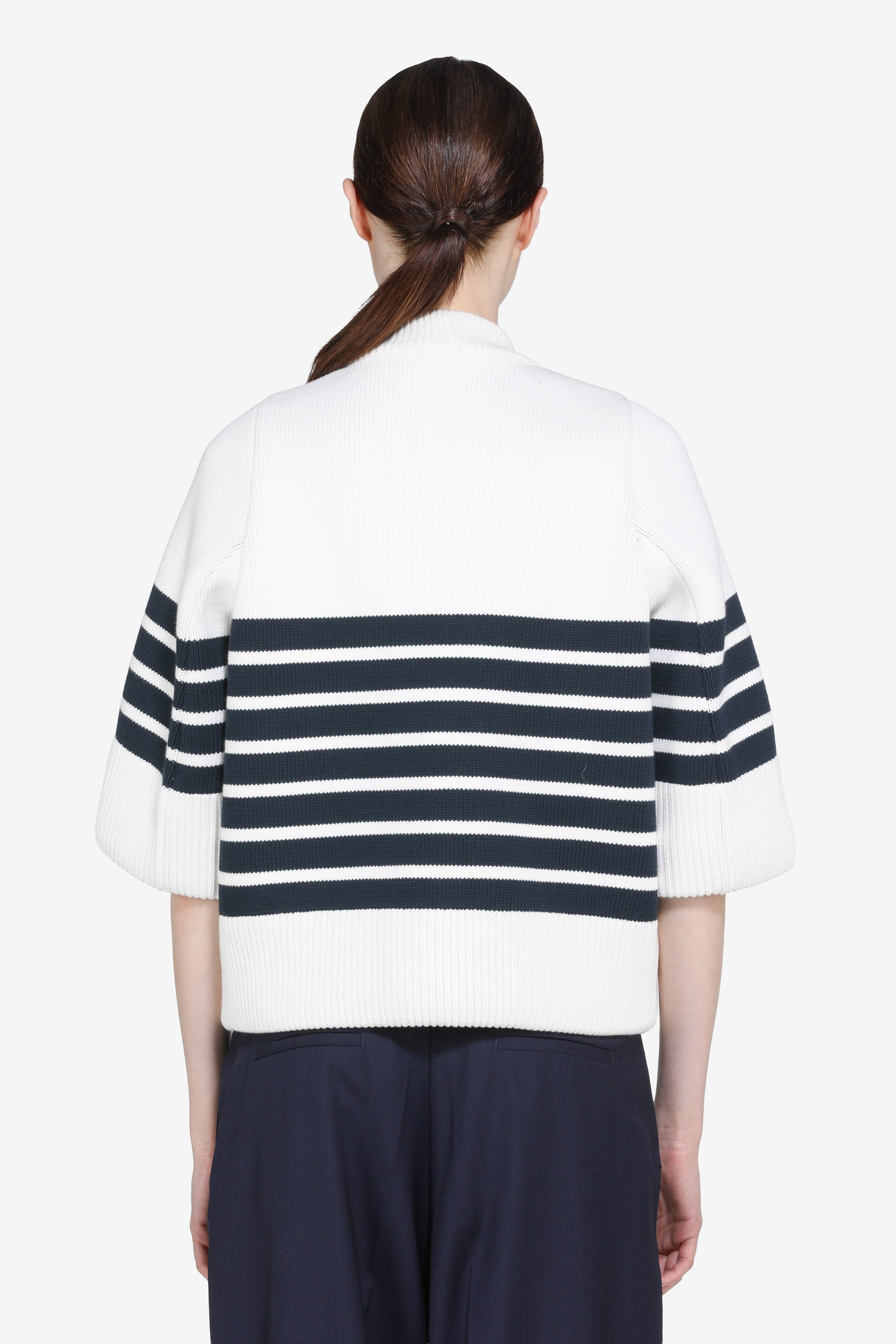 Three-quarter sleeve shirt