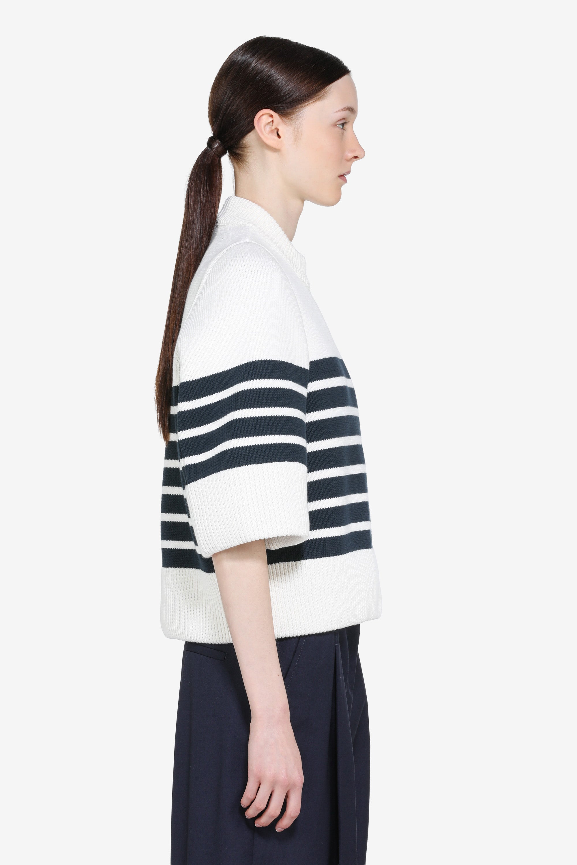 Three-quarter sleeve shirt