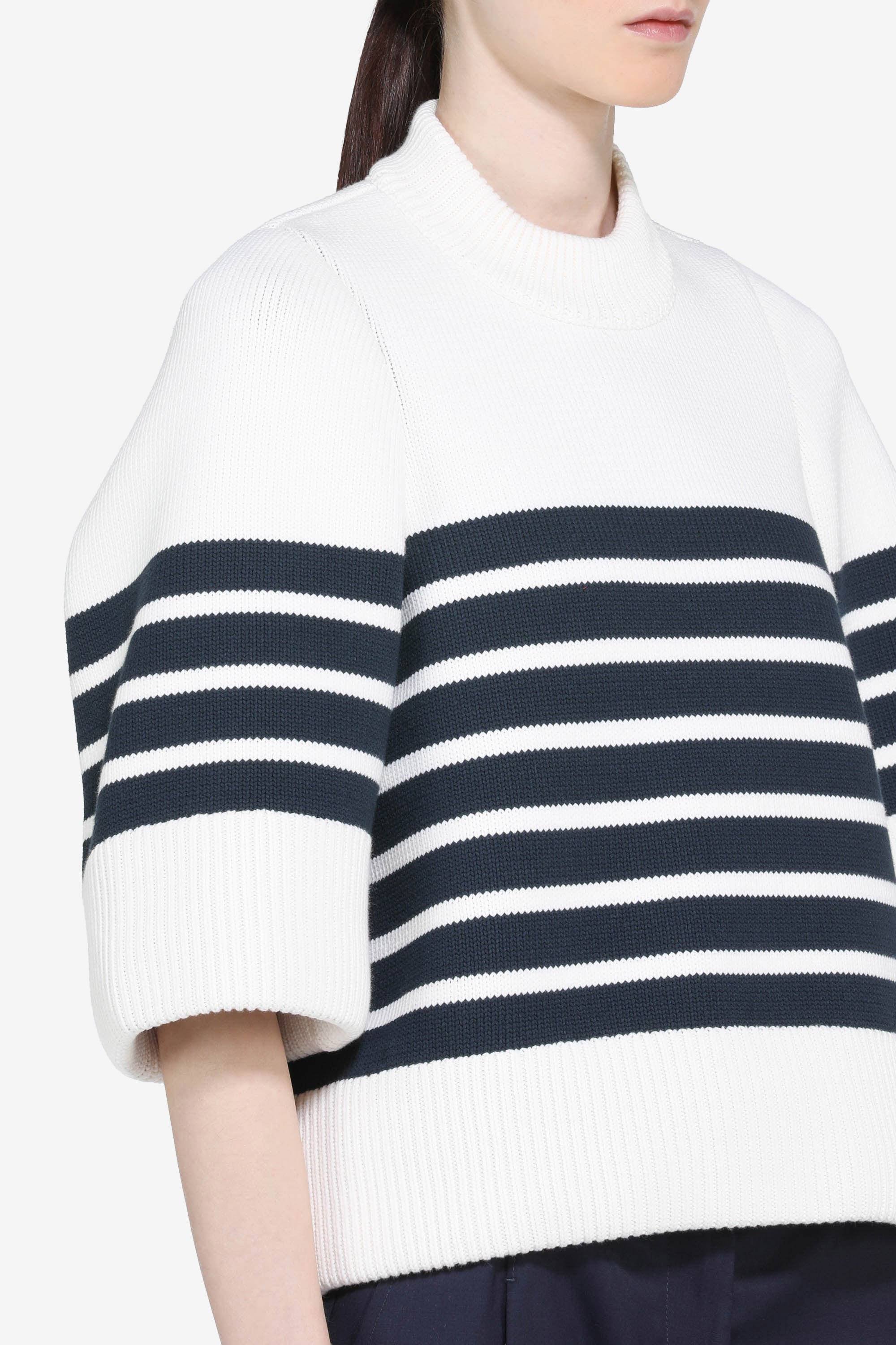 Three-quarter sleeve shirt