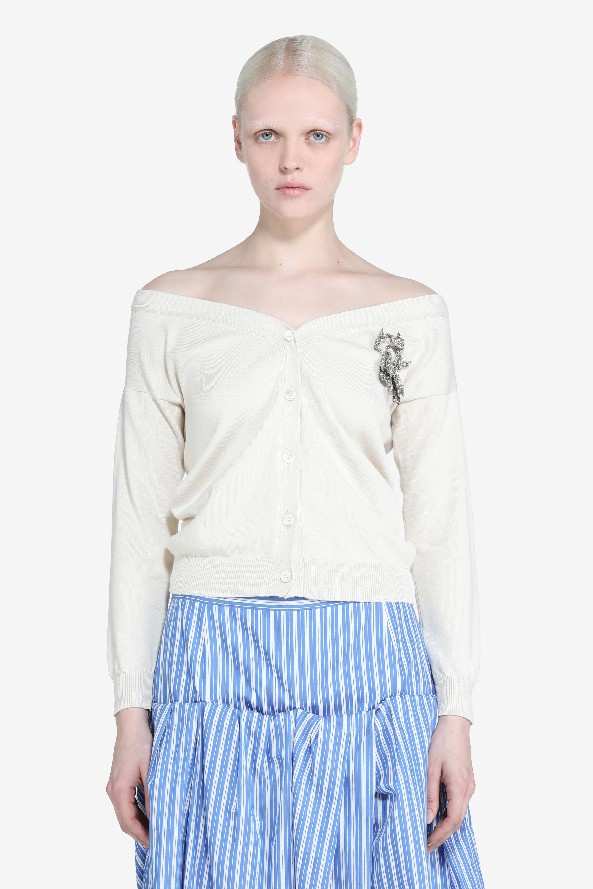 Long-sleeved cardigan sweater