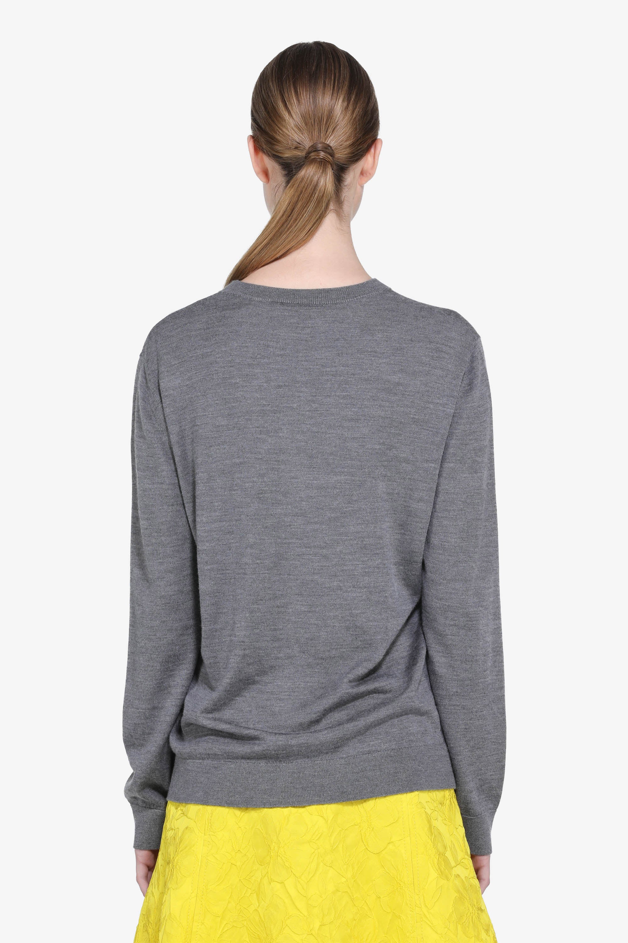 Long-sleeved crew neck sweater