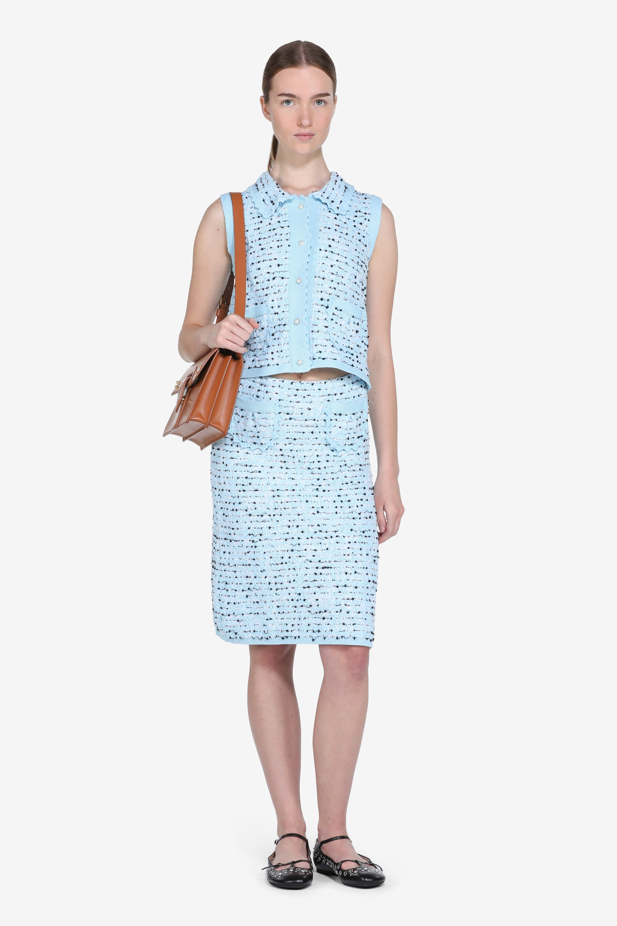 Knee-length knitted skirt