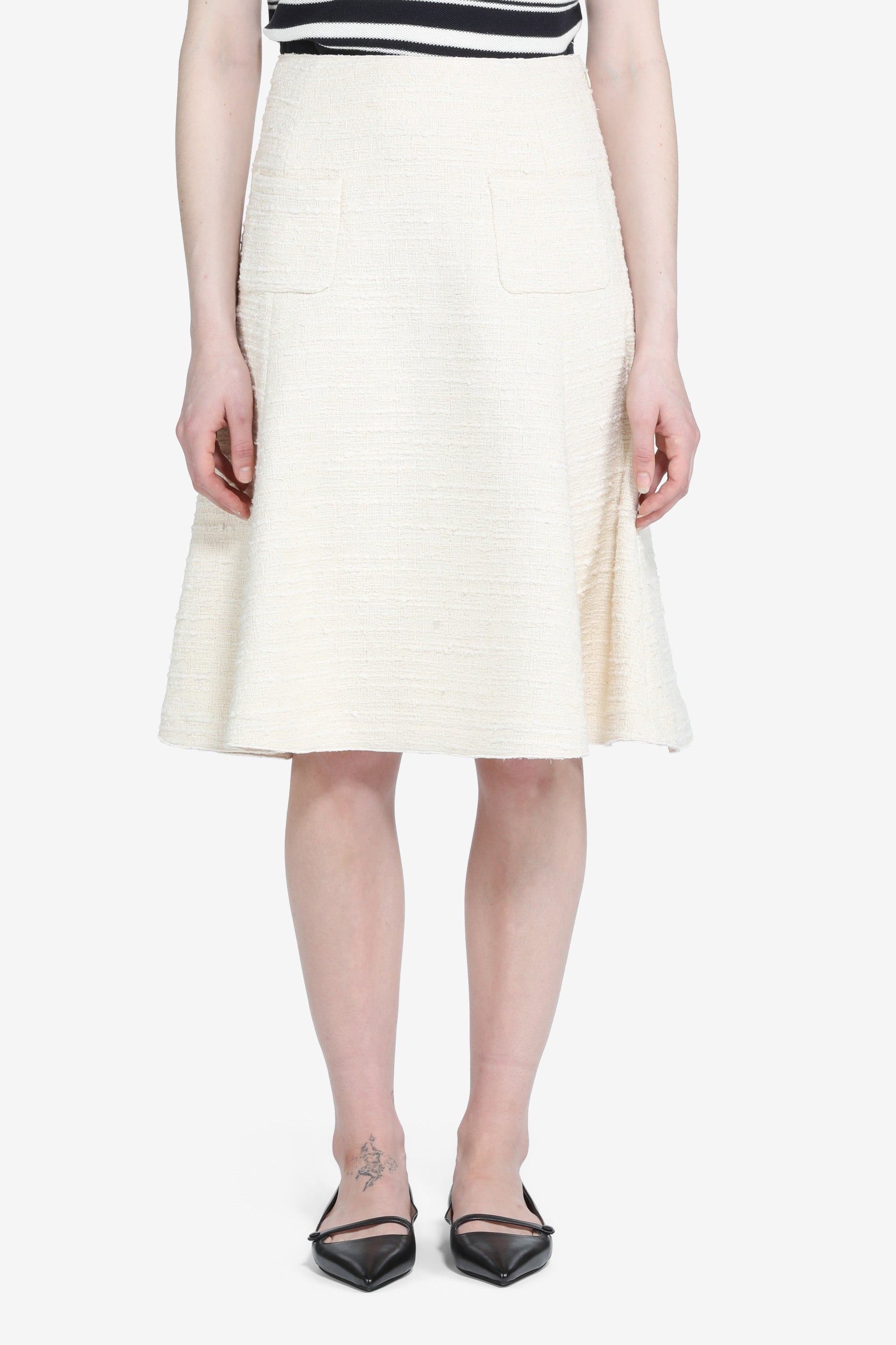 Knee-length skirt with pockets