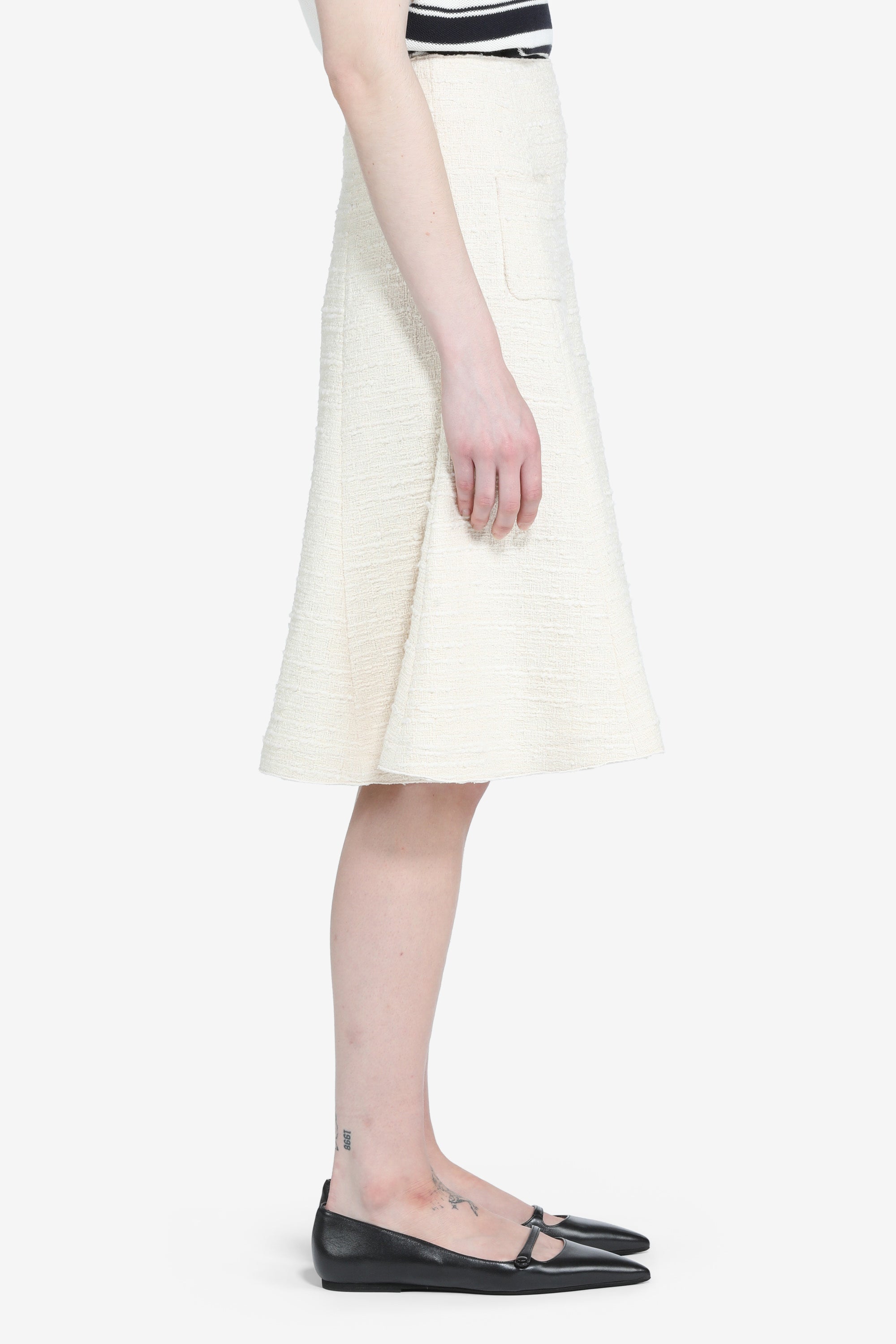 Knee-length skirt with pockets