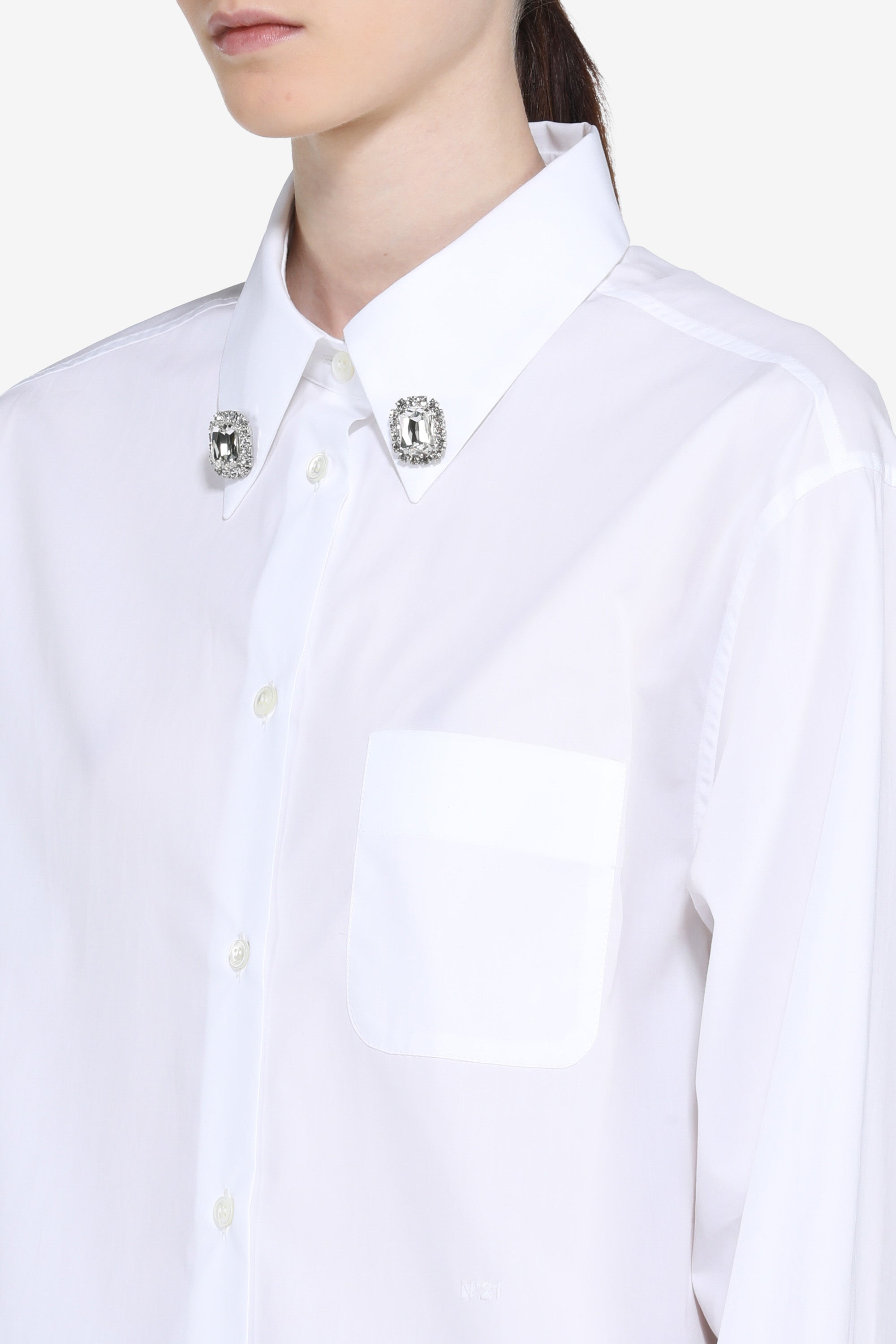 Shirt with collar appliques