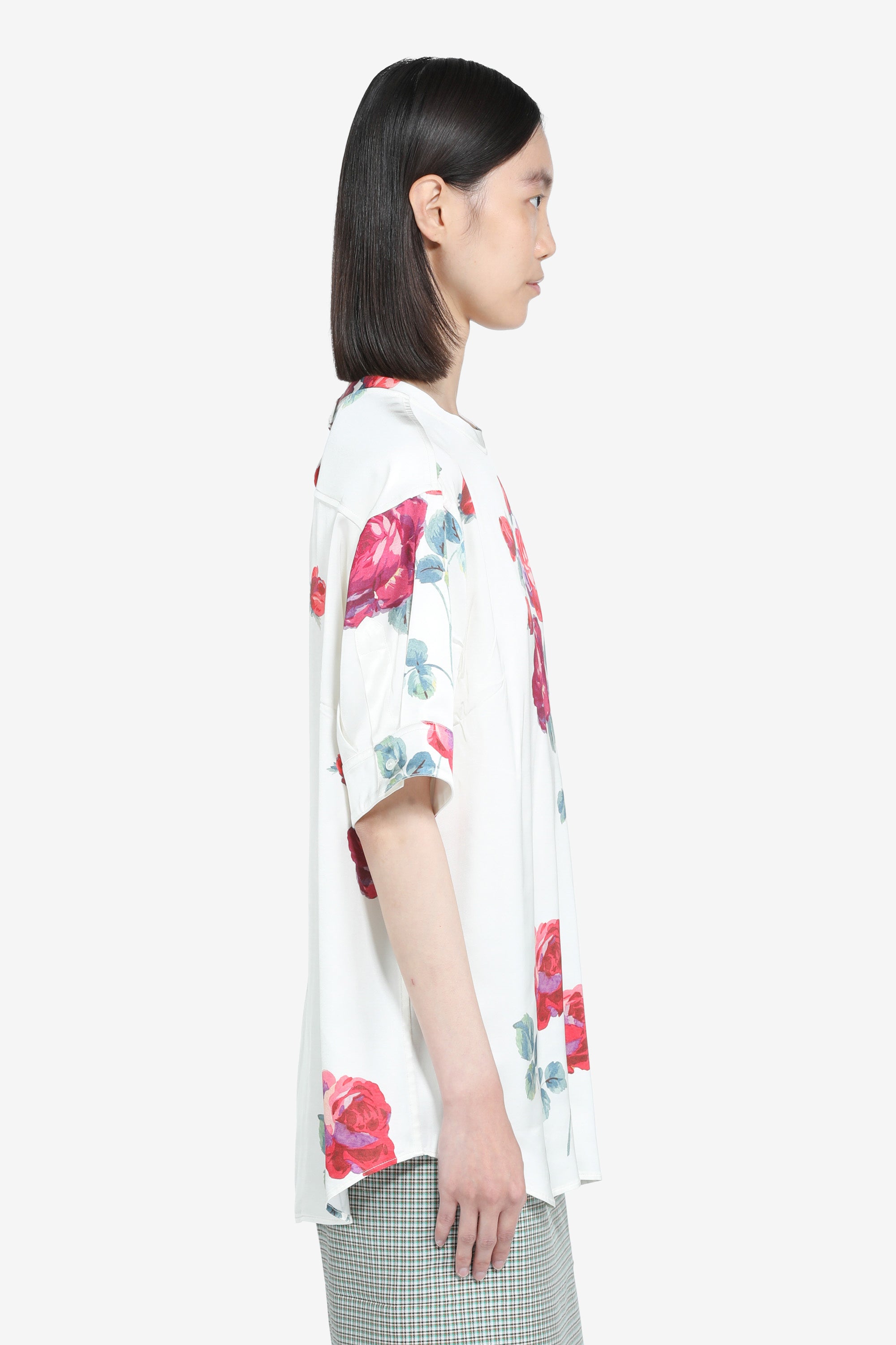 Short-sleeved blouse with floral print