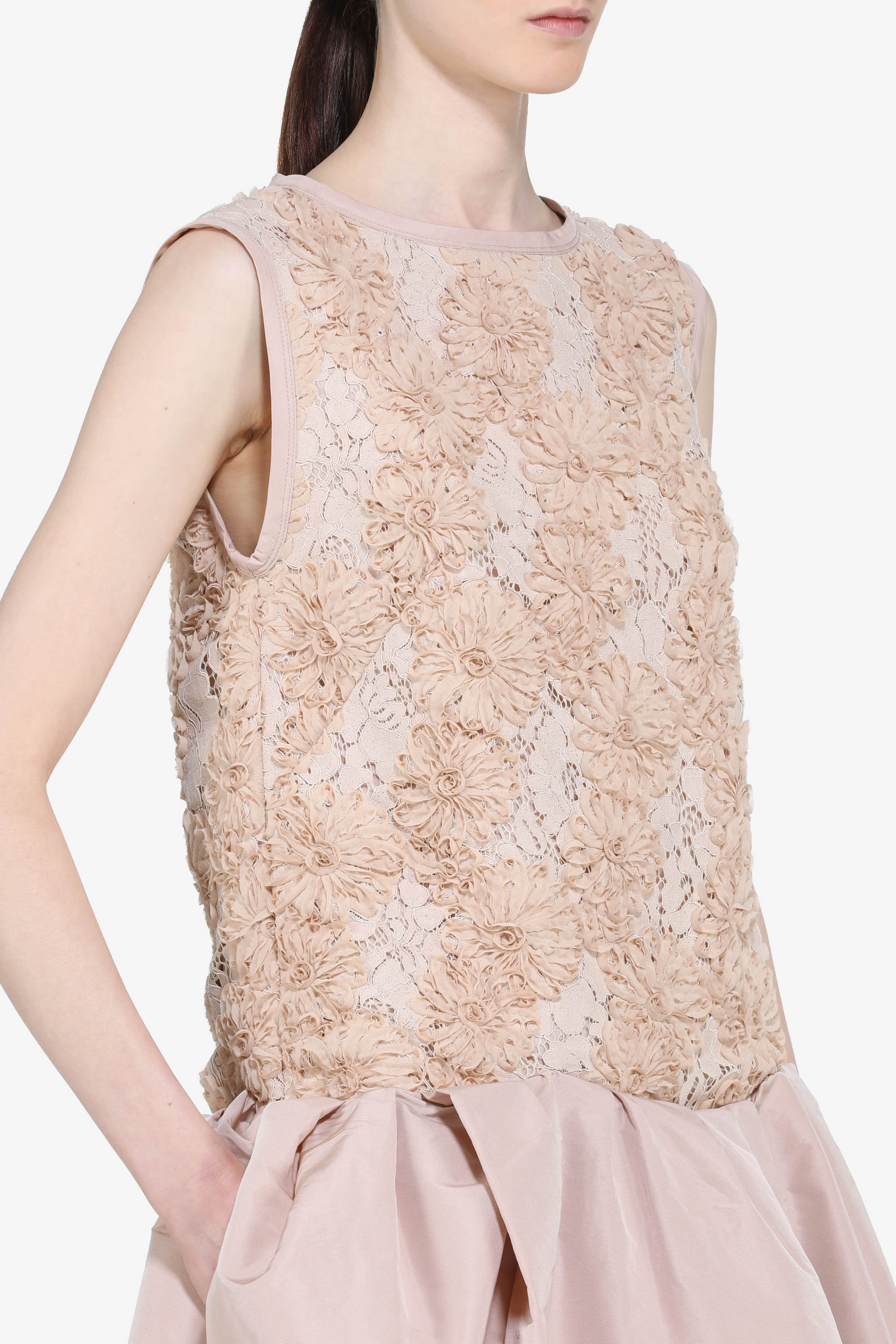 Knee-length dress with lace