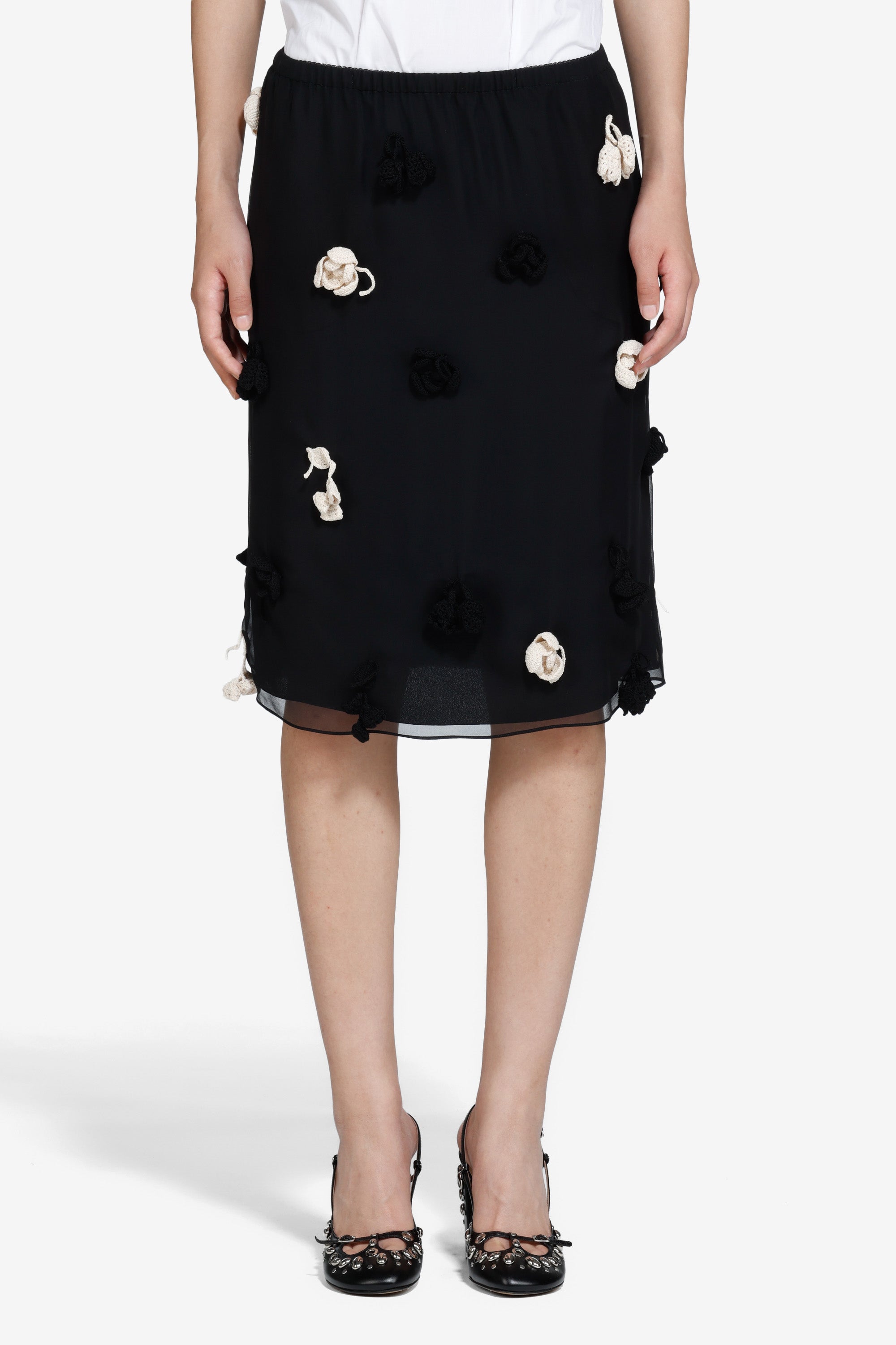 Gonna tubino con applicazioni a uncinetto