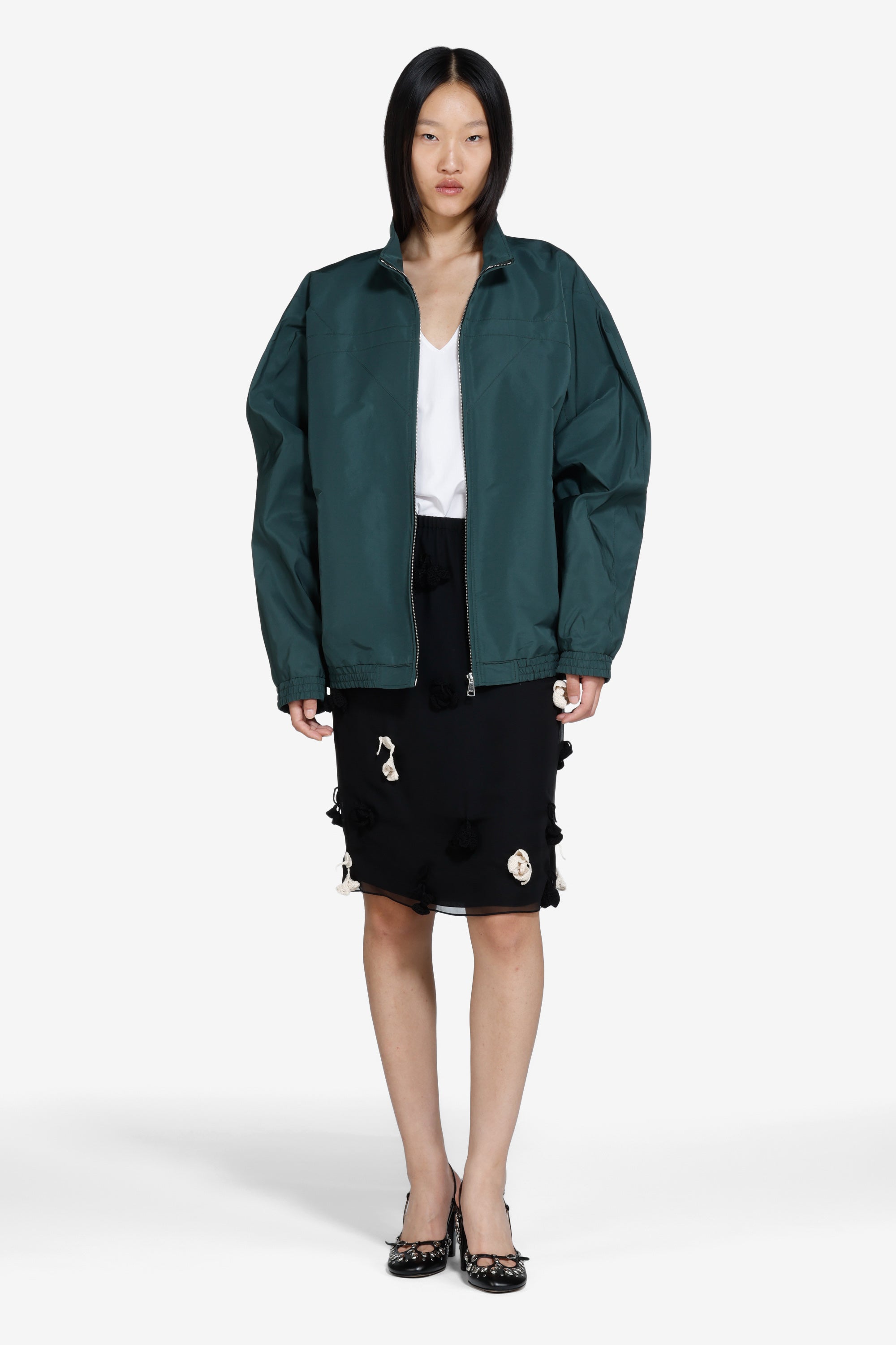 Gonna tubino con applicazioni a uncinetto