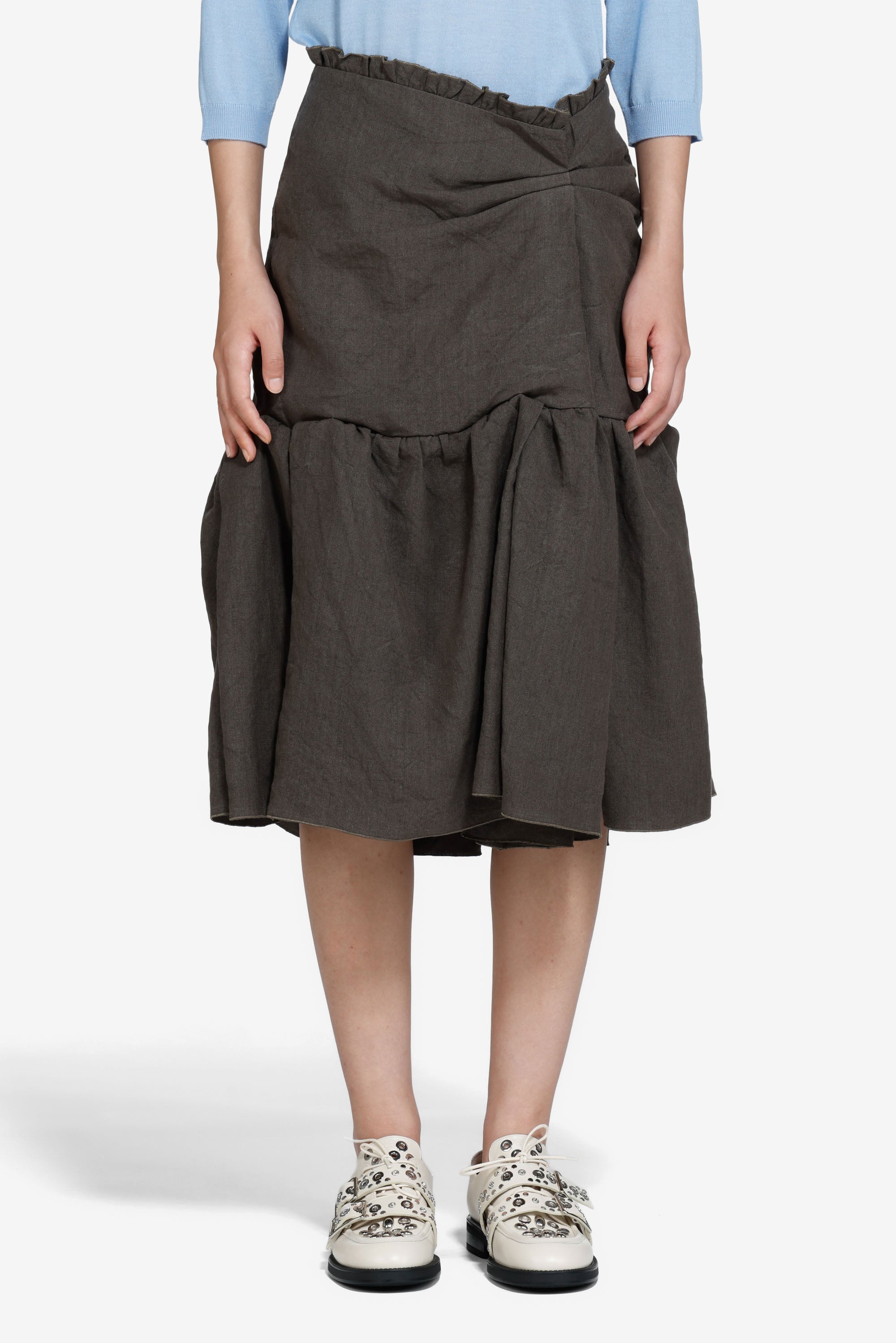 Gonna strutturata sotto il ginocchio