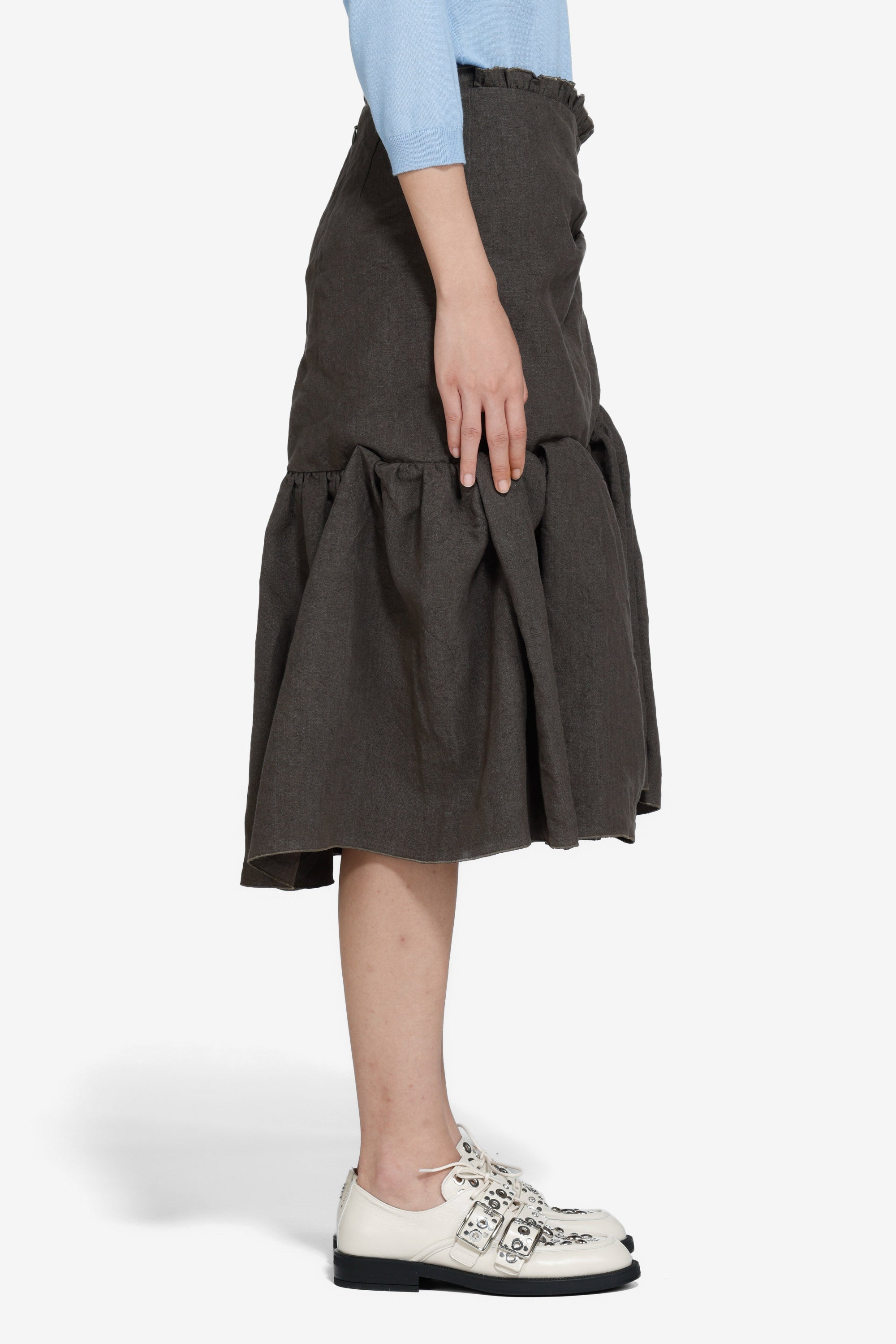 Gonna strutturata sotto il ginocchio