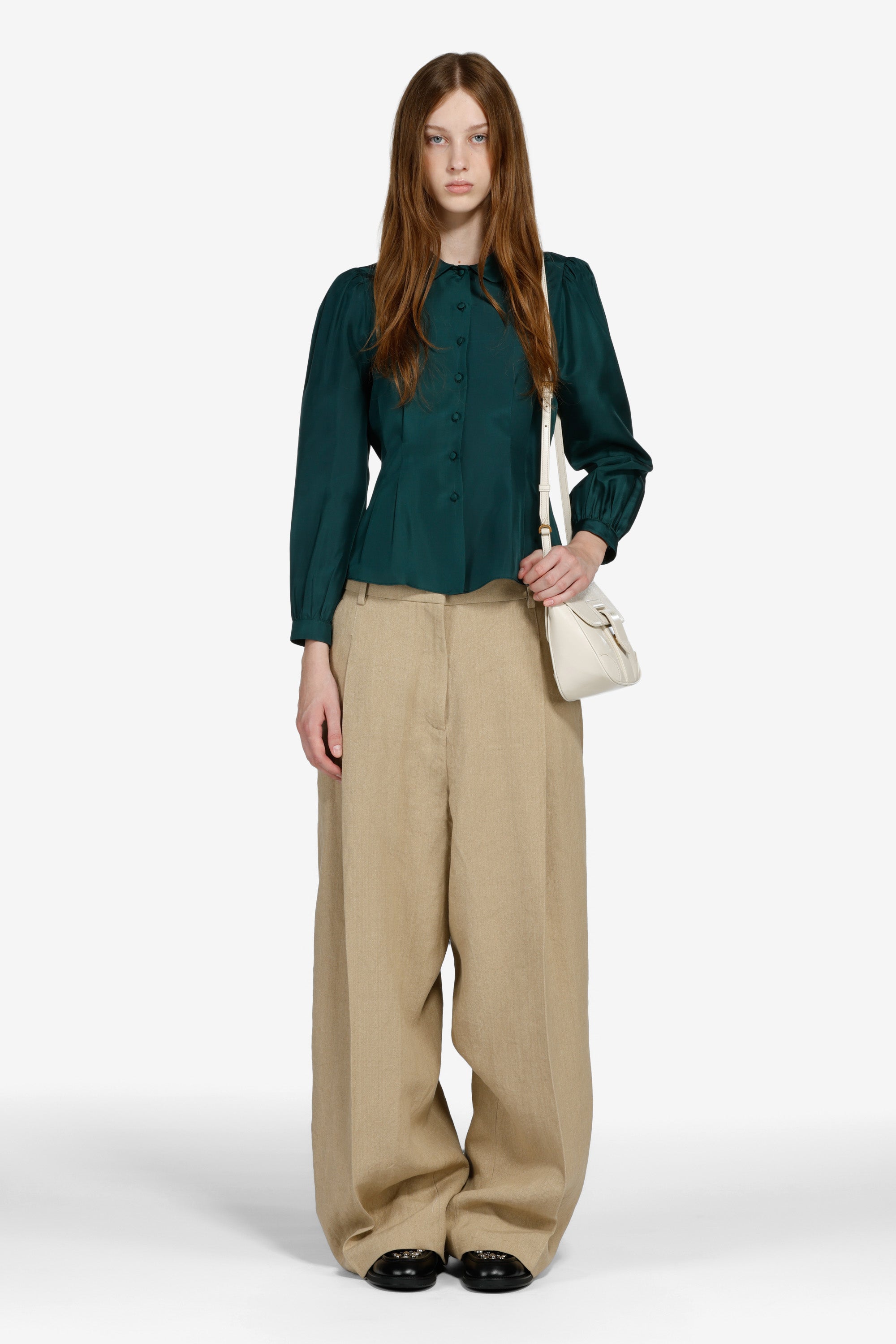 Shirt with puffed sleeves