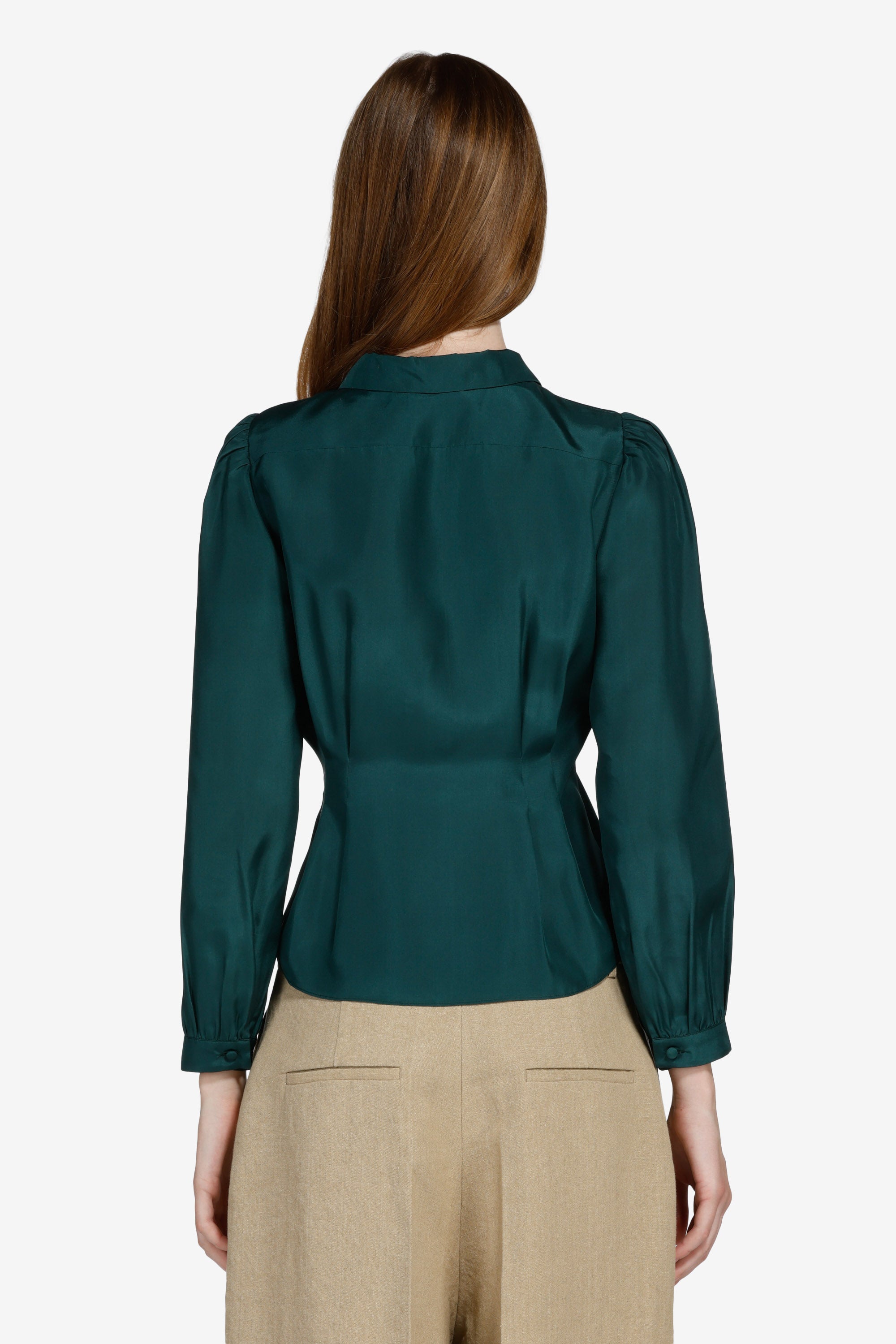 Shirt with puffed sleeves