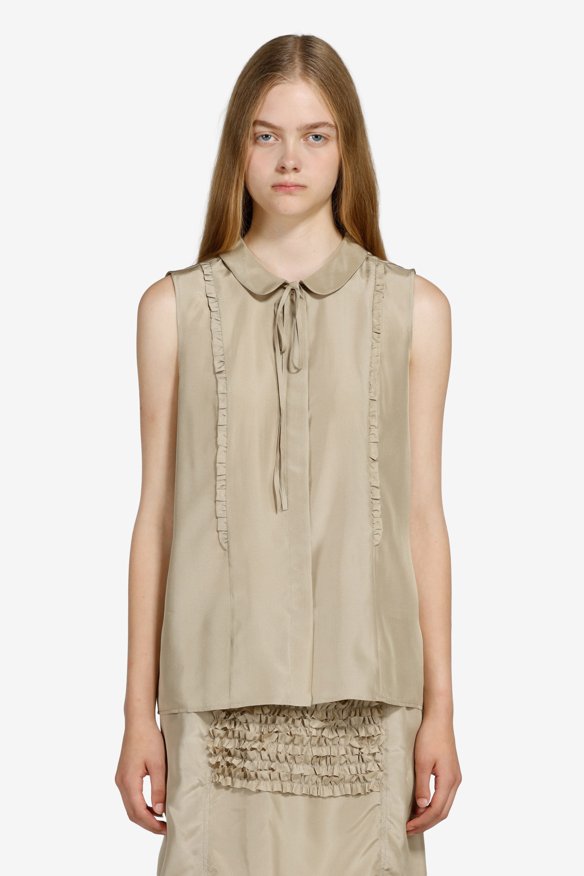 Sleeveless blouse