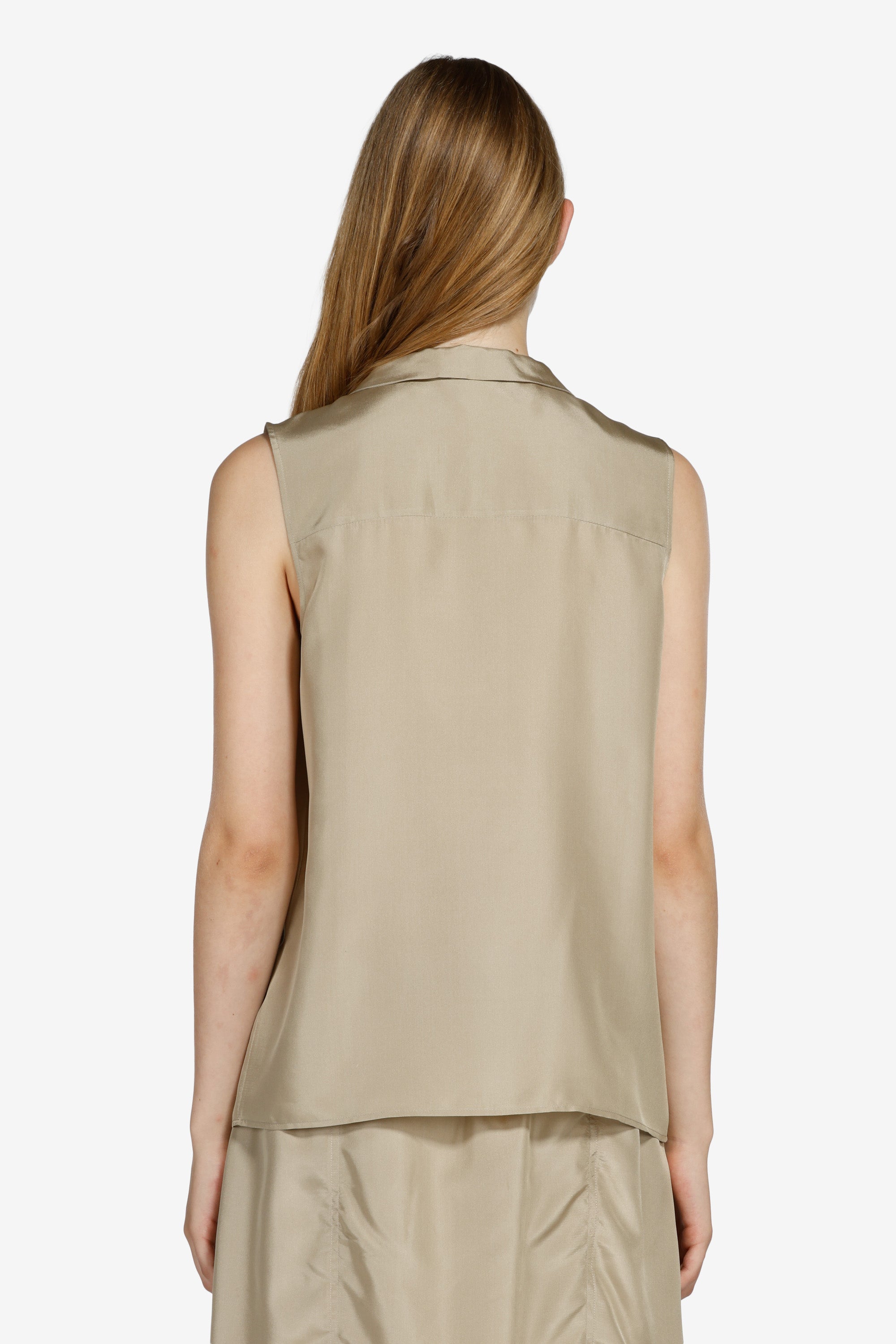 Sleeveless blouse