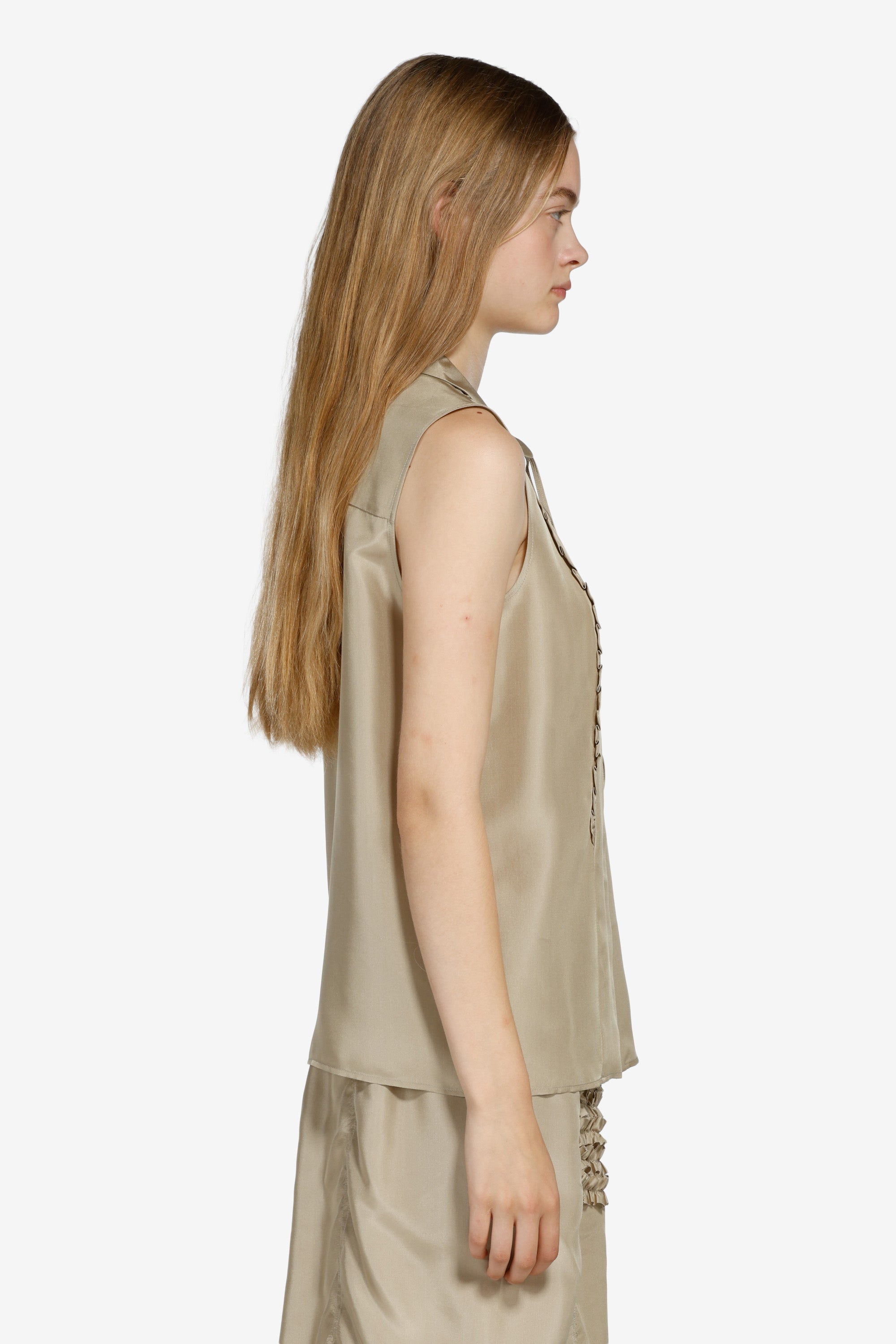 Sleeveless blouse
