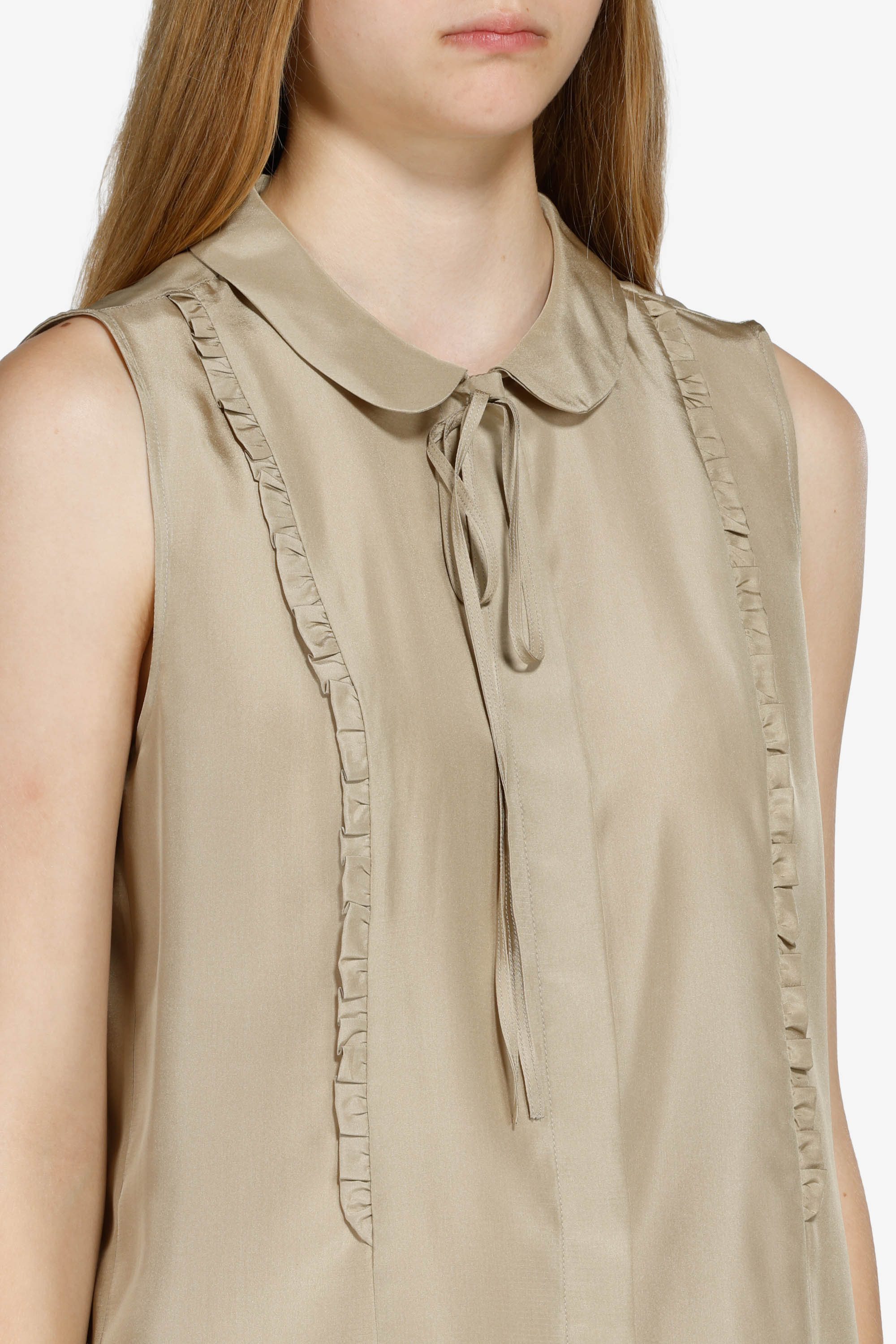 Sleeveless blouse