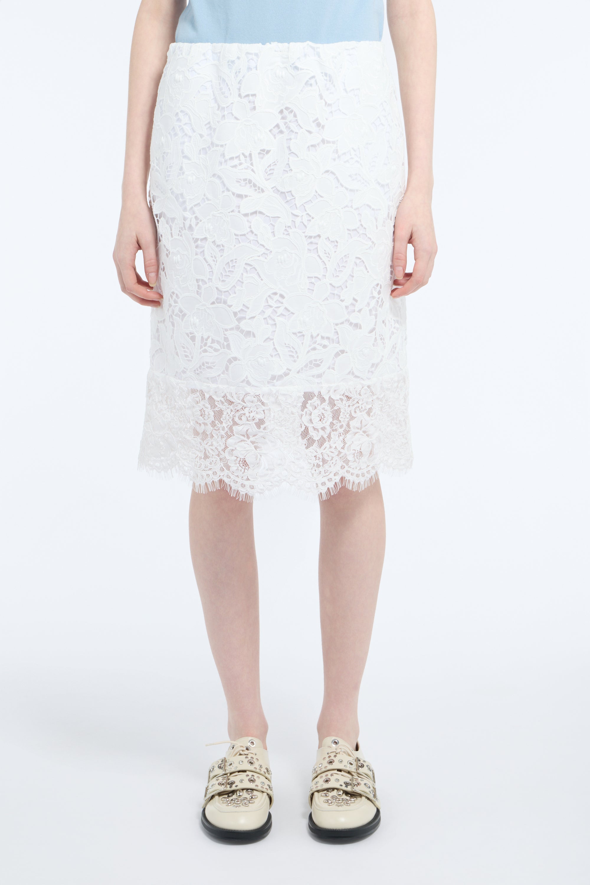 Lace skirt