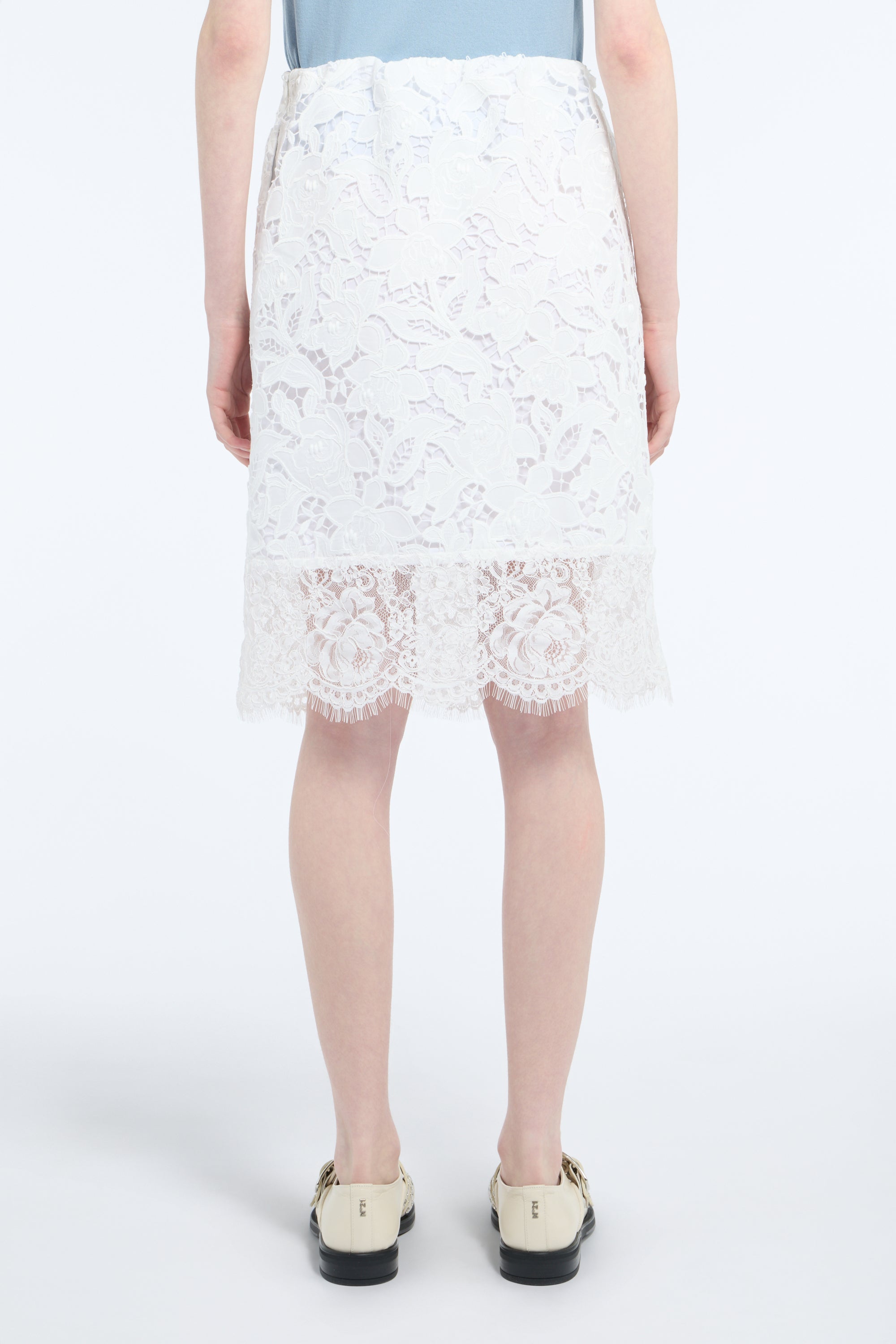 Lace skirt