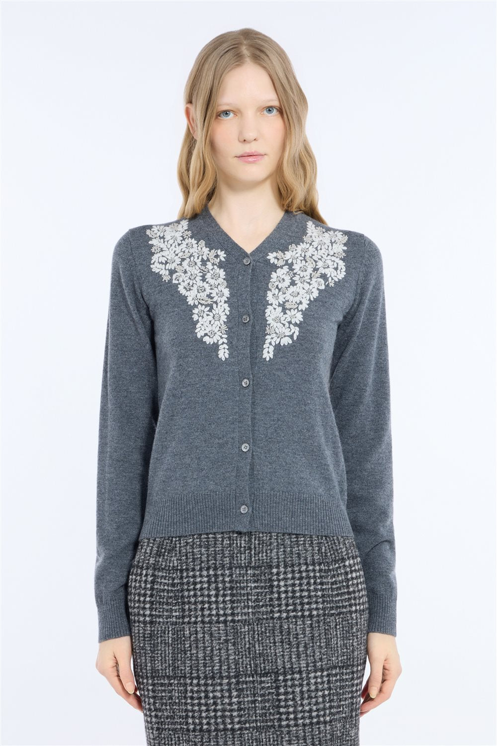 Wool cardigan with embroidered flowers