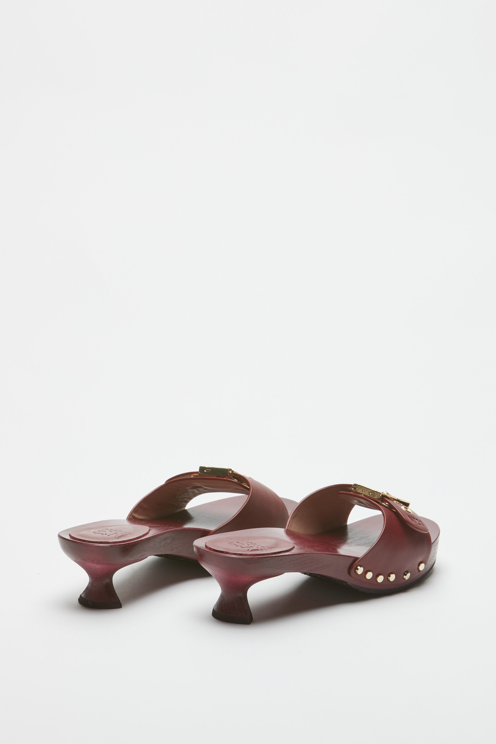 サンダル・ミュール N21 numero ventuno SANDALS WITH OVERSIZED CHAIN N21 X SCHOLL