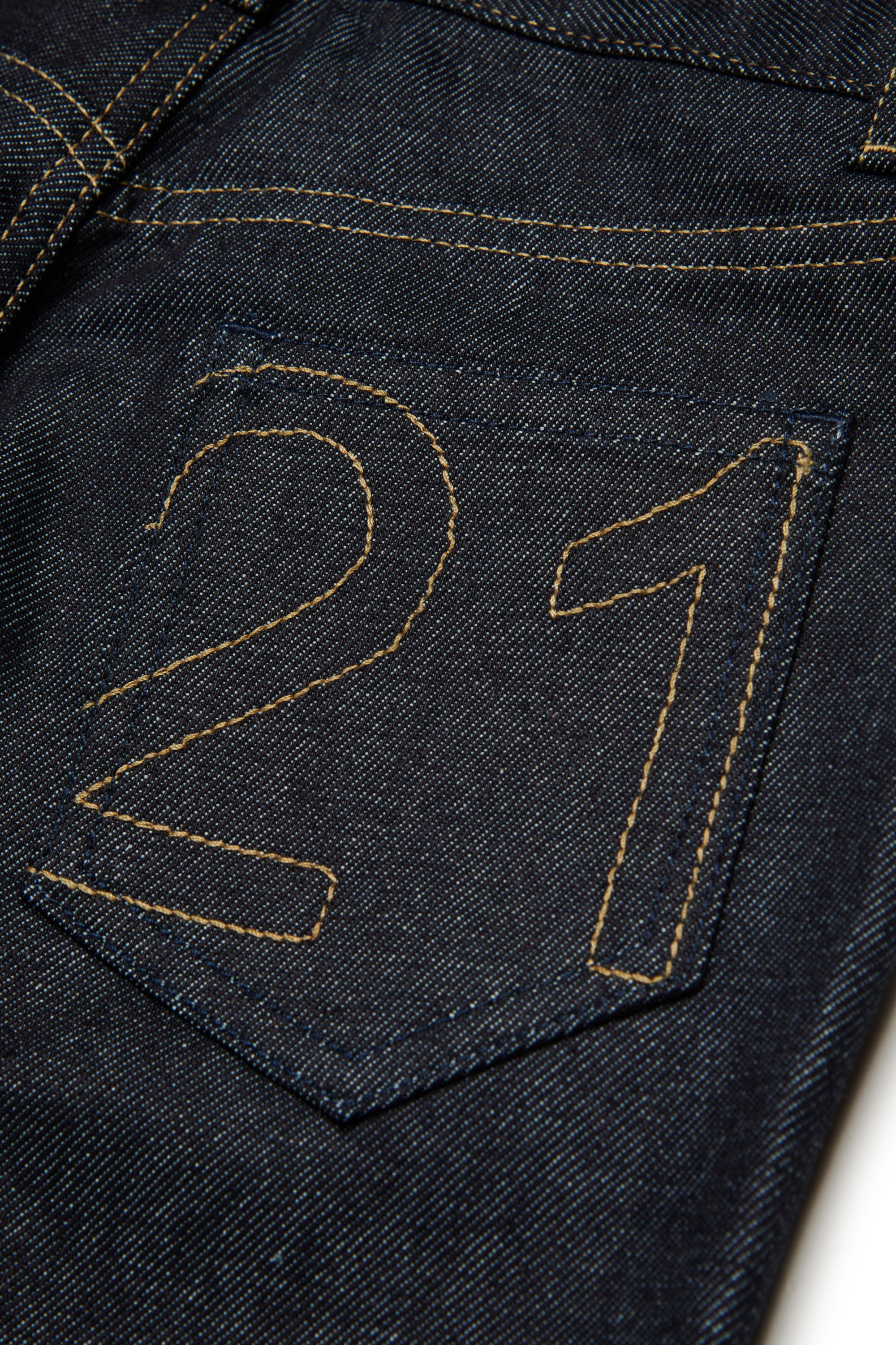 Jeans relaxed in denim scuro