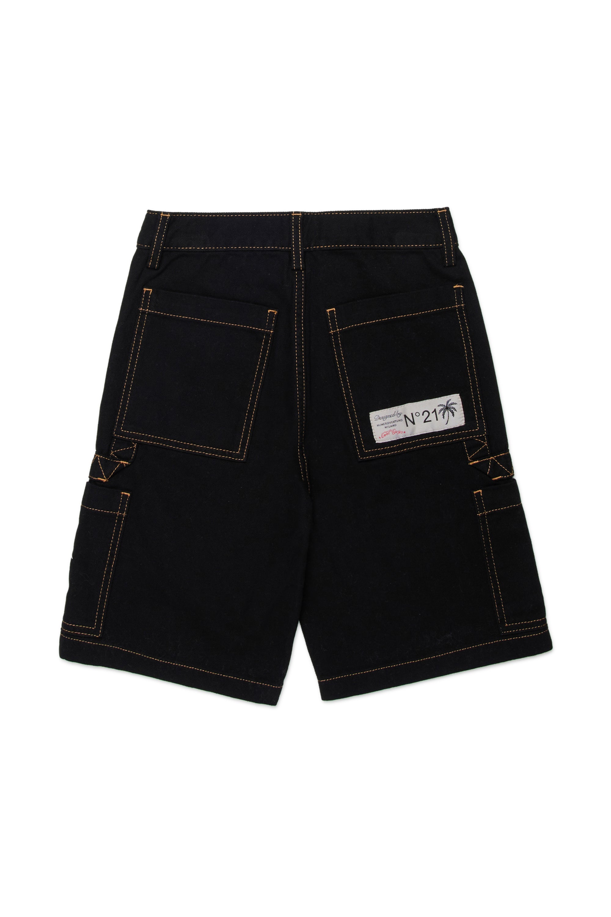 Bermuda shorts with contrasting stitching