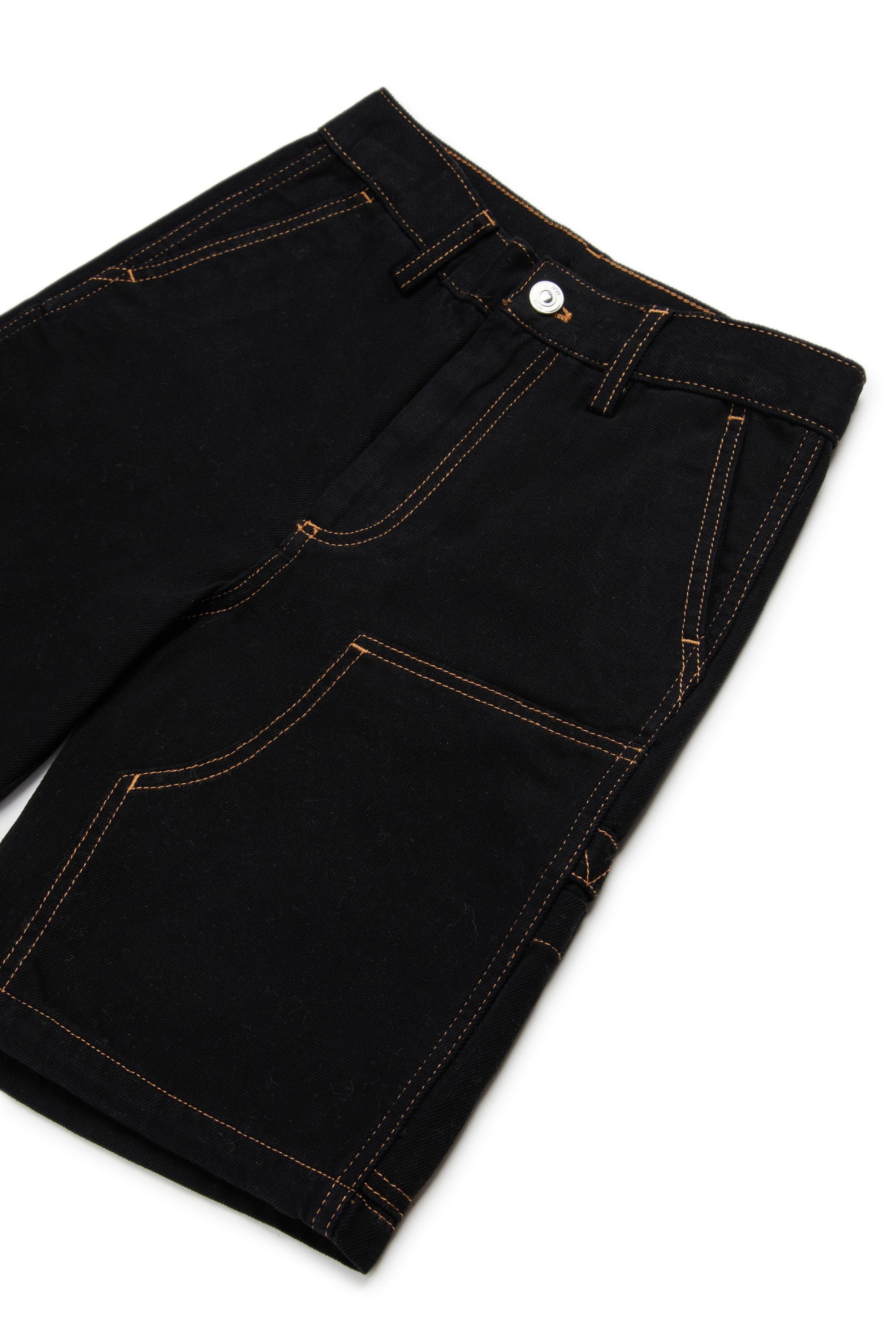 Bermuda shorts with contrasting stitching